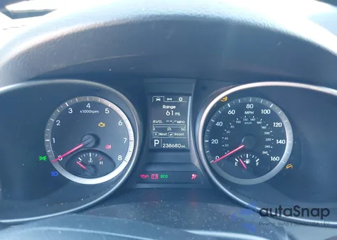 2015 Hyundai Santa Fe Sport 2.4L z USA, uszkodzony, nr VIN 5XYZT3LB9FG245752